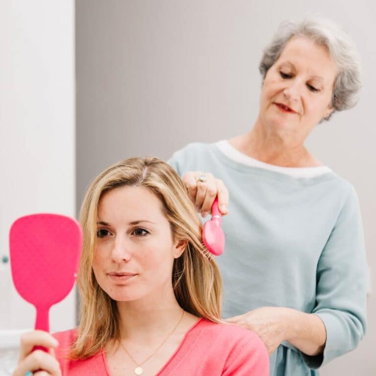 עיצוב שיער לנשים בגיל 40+: מה מתאים וממה צריך להימנע