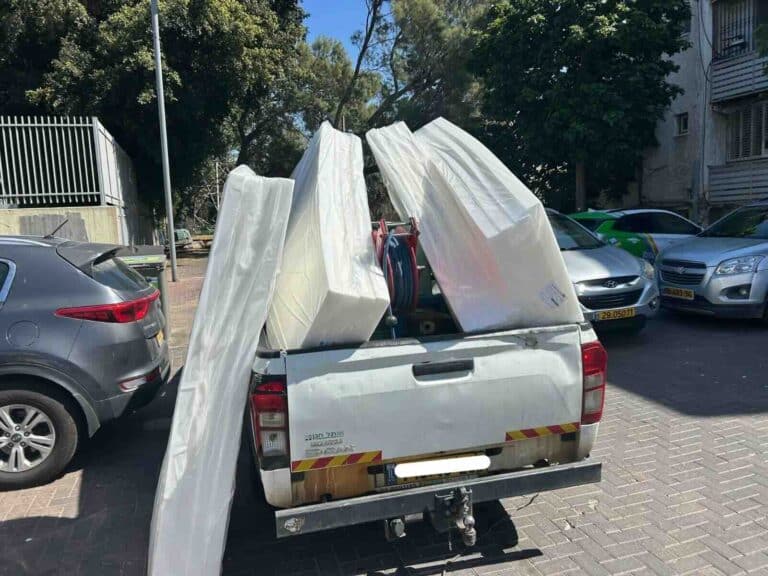 עמותת שניר גייסה מזרנים למשפחות במקלטים ביפו