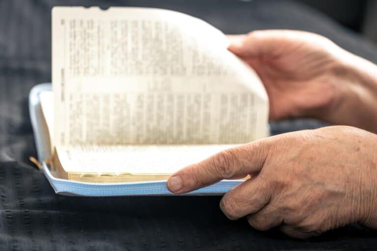 מעלת אמירת קדיש: כל מה שחשוב לדעת על המצווה המיוחדת
